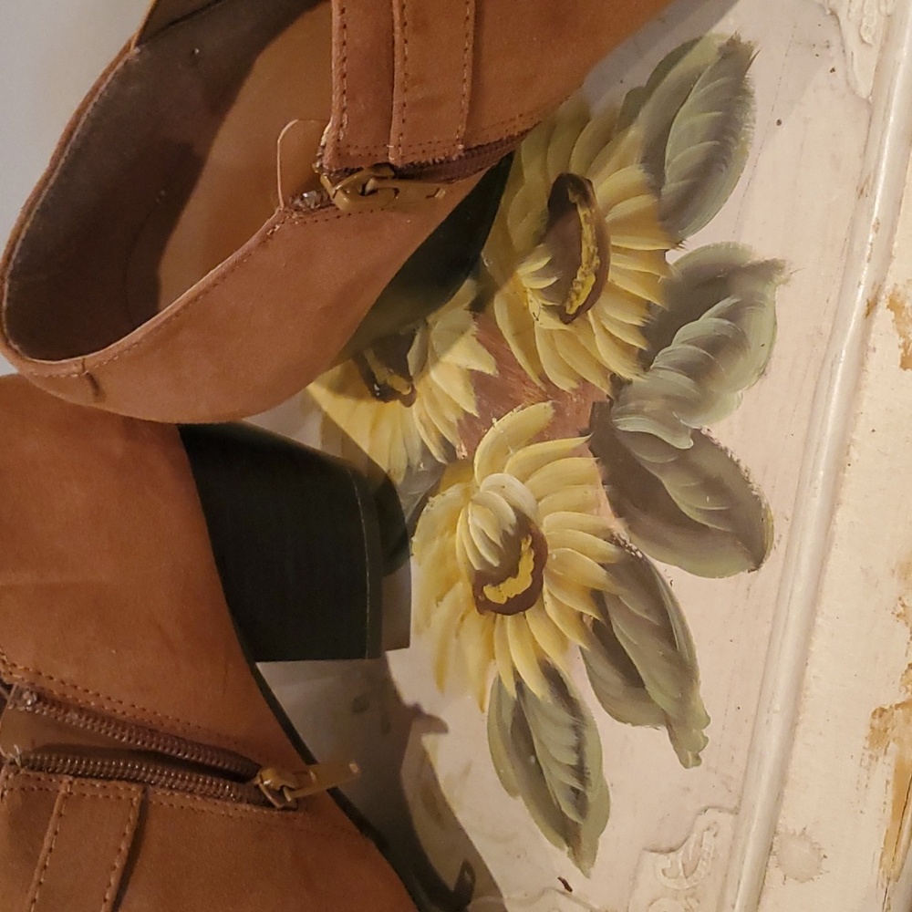 Booties - Picture 4 of 4